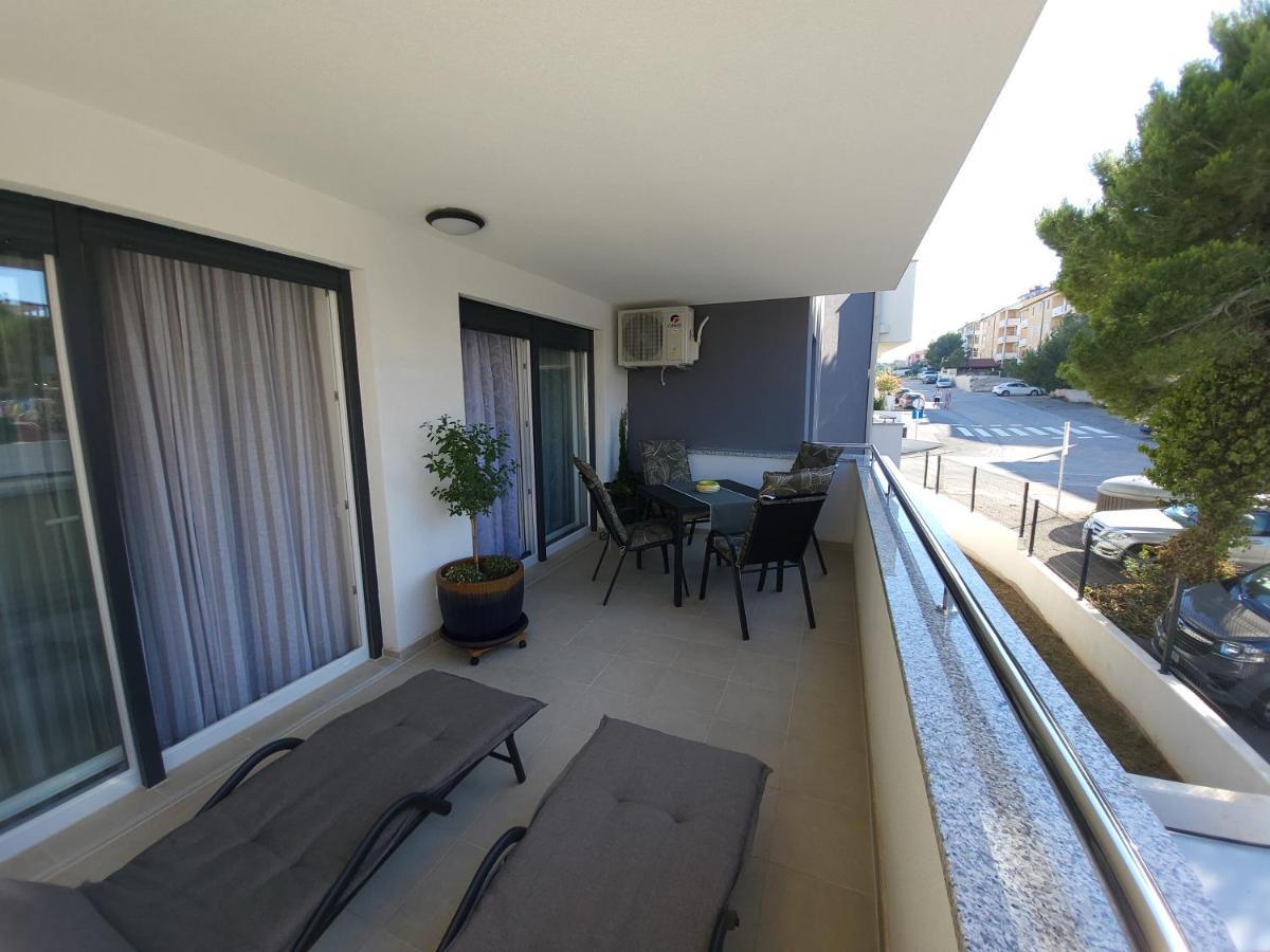 Apartment Kiara Premantura Bagian luar foto